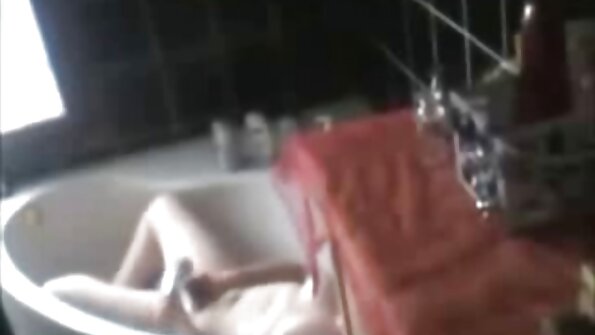 Pohota MILF Tori Dean naj se draži