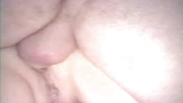 Slutty MILF Finger Play Her Muffin