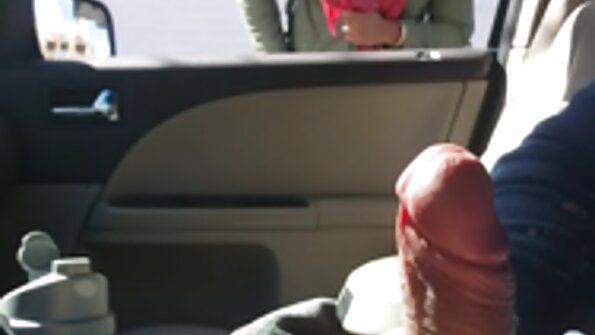 Blondinki Naomi Woods in prsata Britney Amber imata lezbični seks