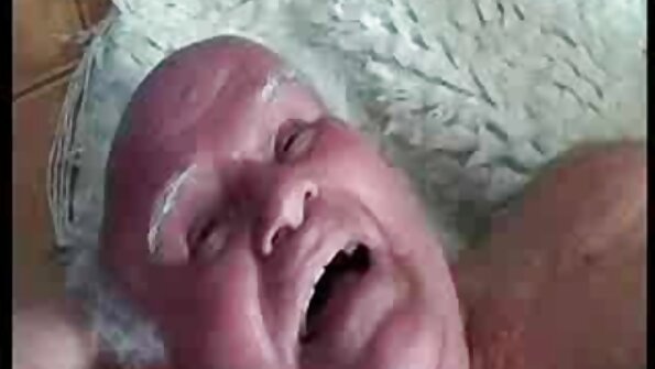 Dve divji blondinke se zajebavata na letalu